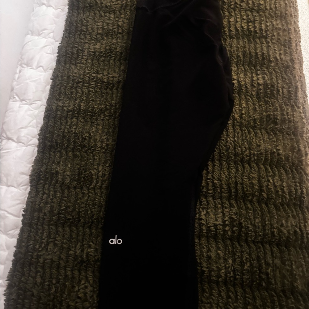 ALO Yoga Jet Black Leggings